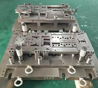 自動級進(jìn)模